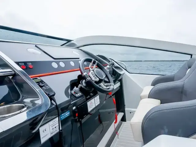 Fairline F Line 33