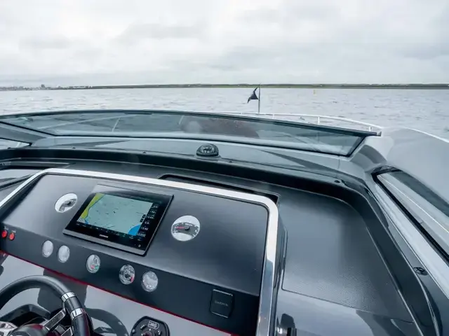 Fairline F Line 33