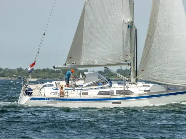 Hallberg Rassy 44