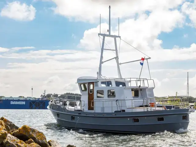 Pilothouse Trawler 44 Long Range