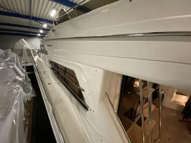 Princess Yachts 60