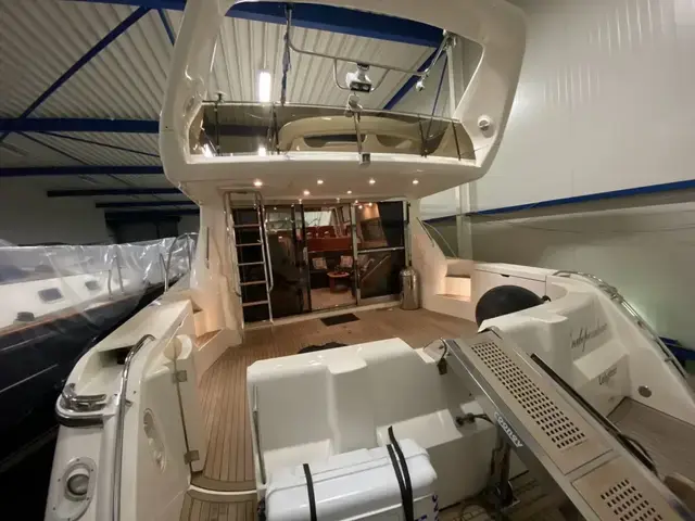 Princess Yachts 60