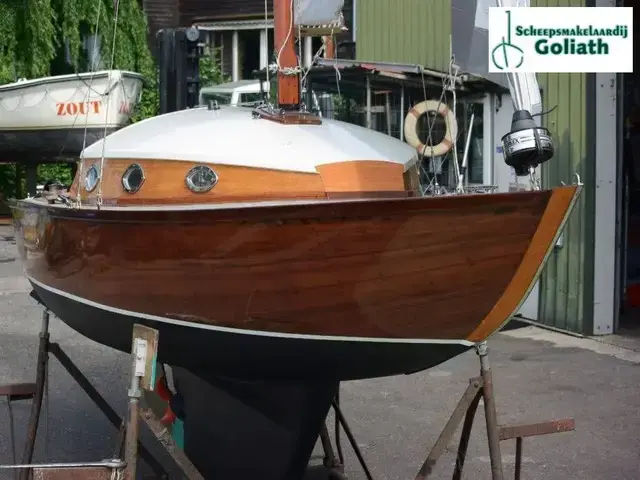 Klassieke zeilboot 7.25