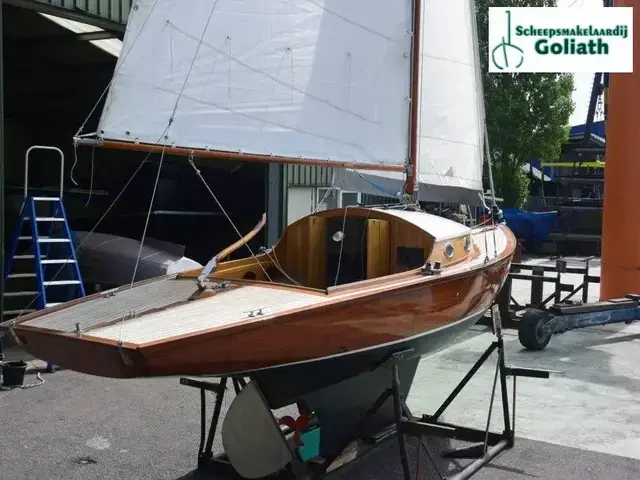 Klassieke zeilboot 7.25