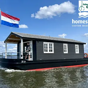 2023 HOMESHIP VaarChalet 1250D Luxe Houseboat