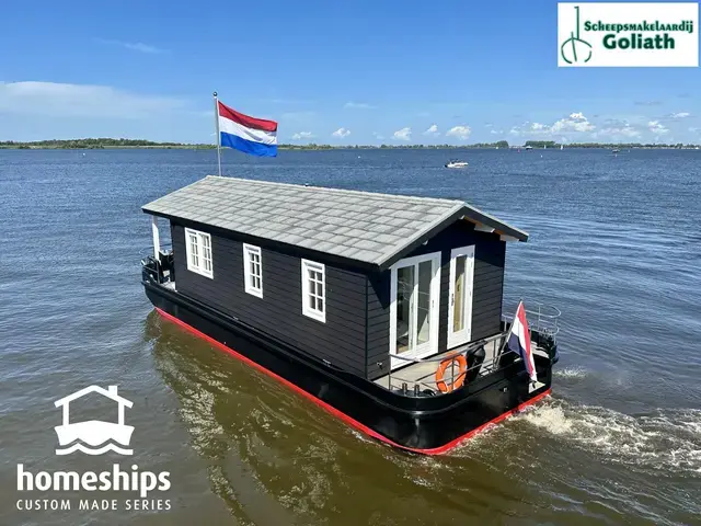 HOMESHIP VaarChalet 1250D Luxe Houseboat