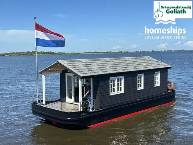 HOMESHIP VaarChalet 1250D Luxe Houseboat