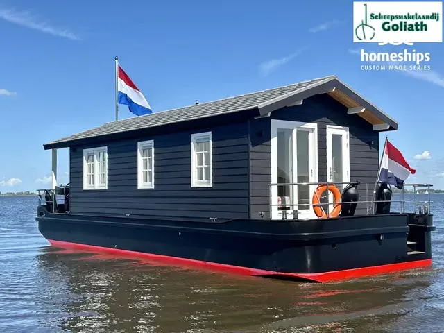 HOMESHIP VaarChalet 1250D Luxe Houseboat