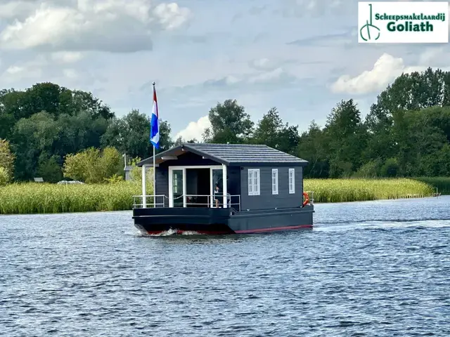 HOMESHIP VaarChalet 1250D Luxe Houseboat