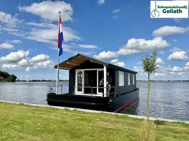 HOMESHIP VaarChalet 1250D Luxe Houseboat