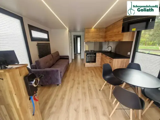 Campi 360 Houseboat