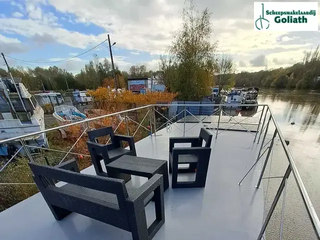 Campi 360 Houseboat