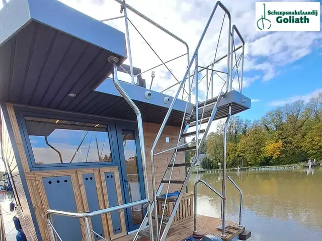 Campi 360 Houseboat