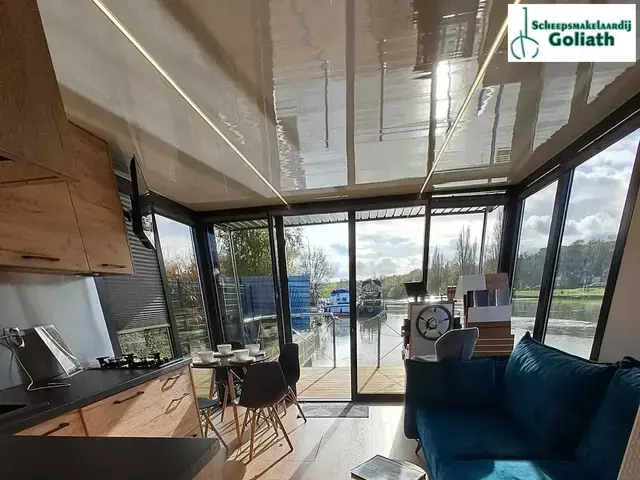 Campi 360 Houseboat