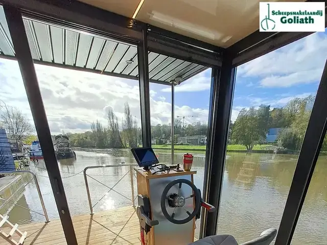 Campi 360 Houseboat