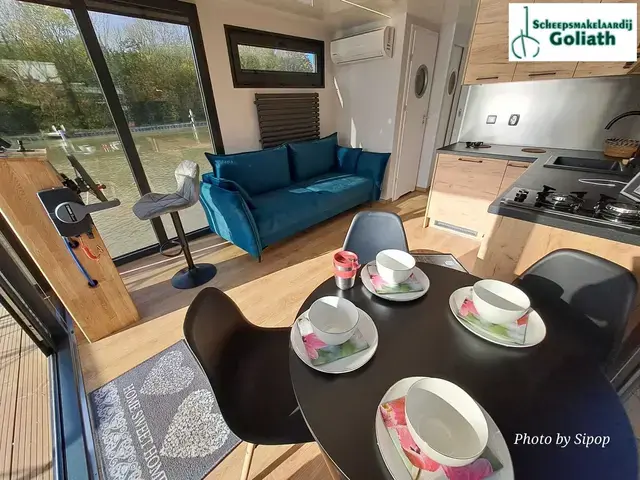 Campi 360 Houseboat