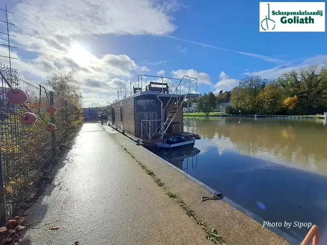 Campi 360 Houseboat