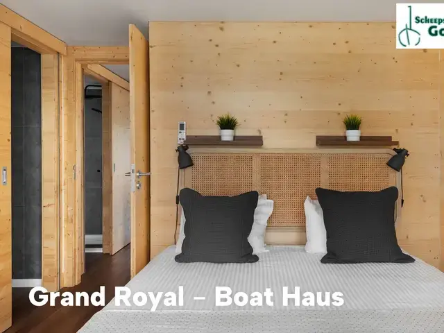 Boat Haus Mediterranean 12X4,5 ROYAL Houseboat