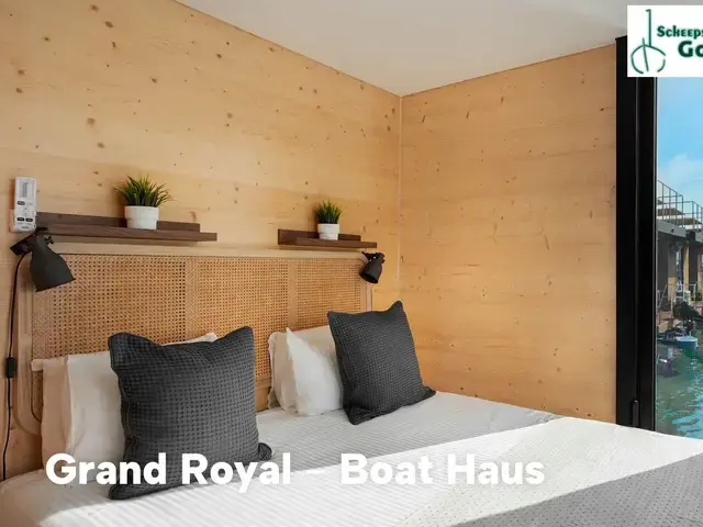 Boat Haus Mediterranean 12X4,5 ROYAL Houseboat