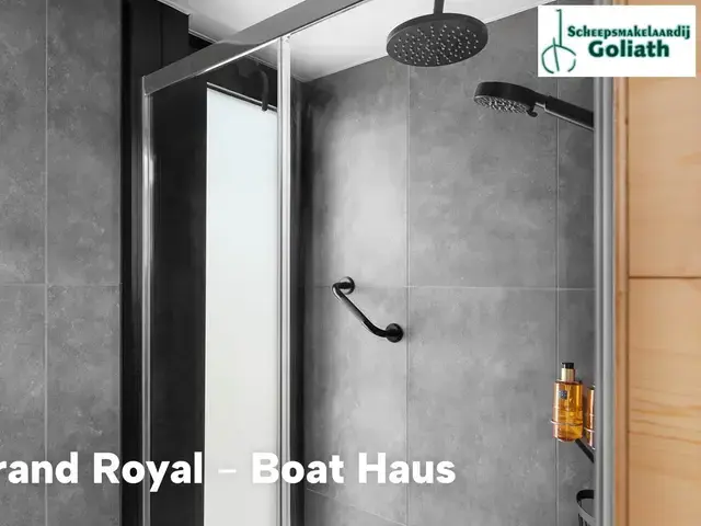 Boat Haus Mediterranean 12X4,5 ROYAL Houseboat