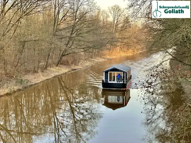 HOMESHIP VaarChalet 1250D Luxe Houseboat