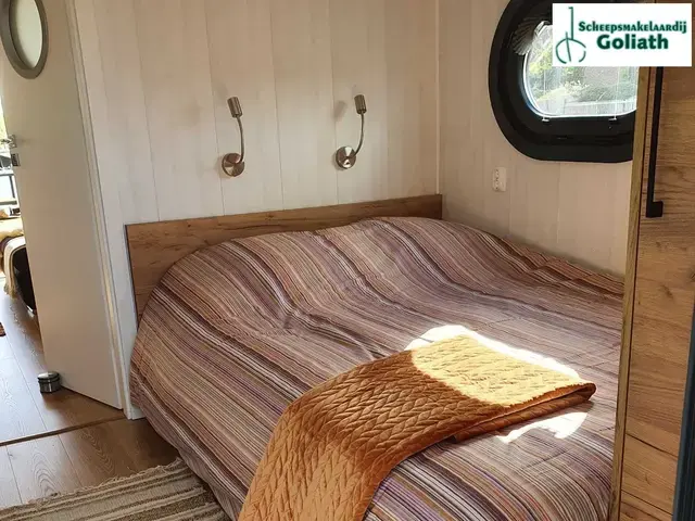 Campi 400 Per Direct In Maasbommel Houseboat