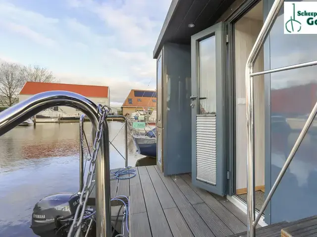 Campi 400 Per Direct In Maasbommel Houseboat