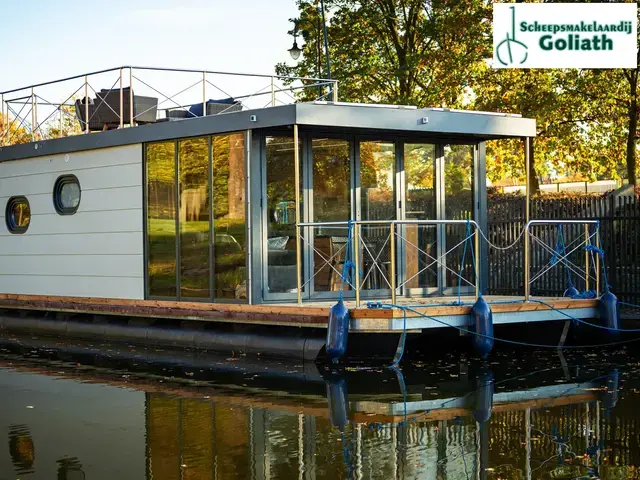 Campi 400 Per Direct In Maasbommel Houseboat