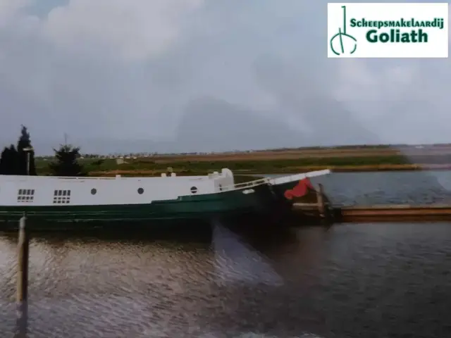 Motorplatbodem Varend Woonschip