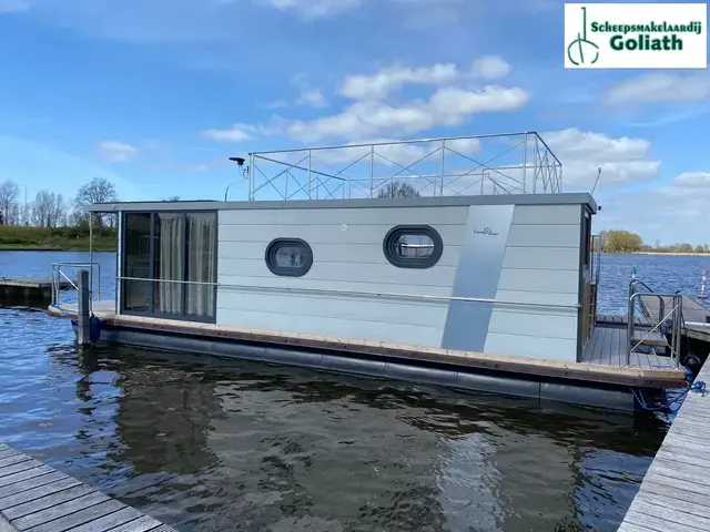 Campi 400 Houseboat