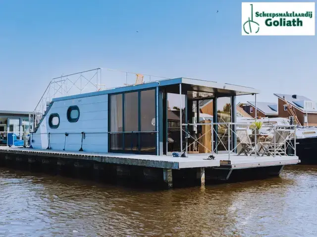 Campi 400 Houseboat