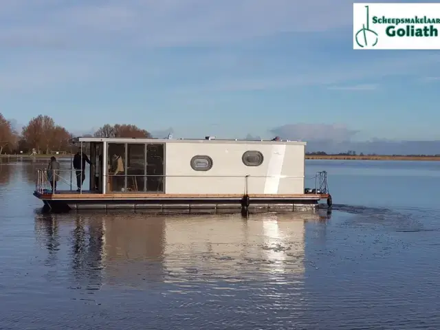 Campi 400 Houseboat