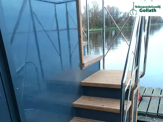 Campi 400 Houseboat