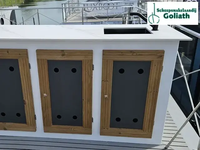 Campi 460 Houseboat