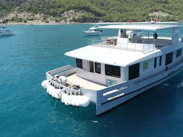 Maison Marine 66 Houseboat- Catamaran