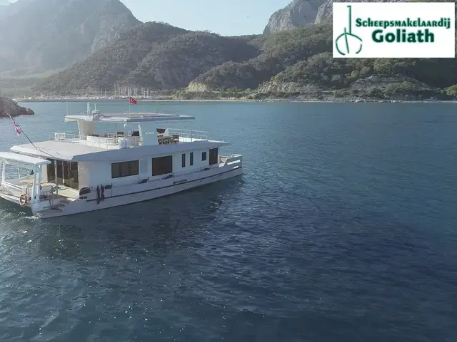 Maison Marine 66 Houseboat- Catamaran