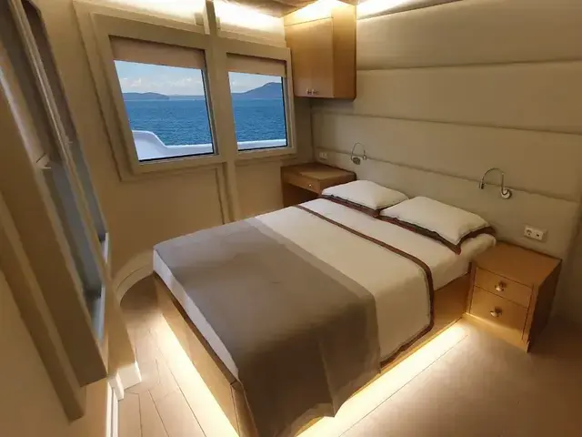 Maison Marine 66 Houseboat- Catamaran