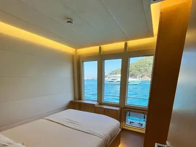 Maison Marine 66 Houseboat- Catamaran