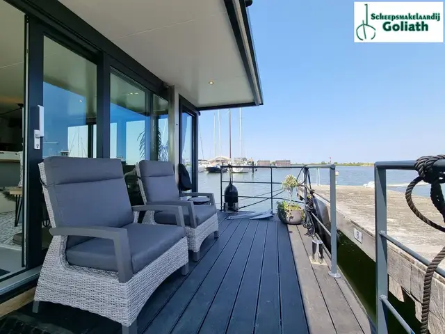 HT Lofts PE Special Houseboat