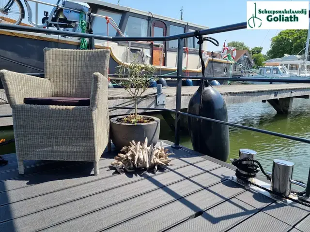 HT Lofts PE Special Houseboat