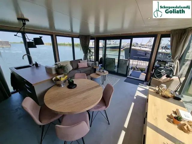 HT Lofts PE Special Houseboat