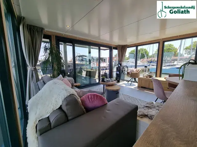 HT Lofts PE Special Houseboat