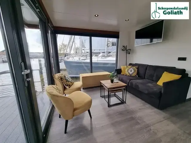 HT Lofts PE Special Houseboat