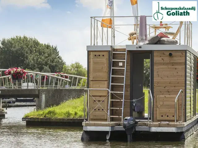 Campi 300 Houseboat