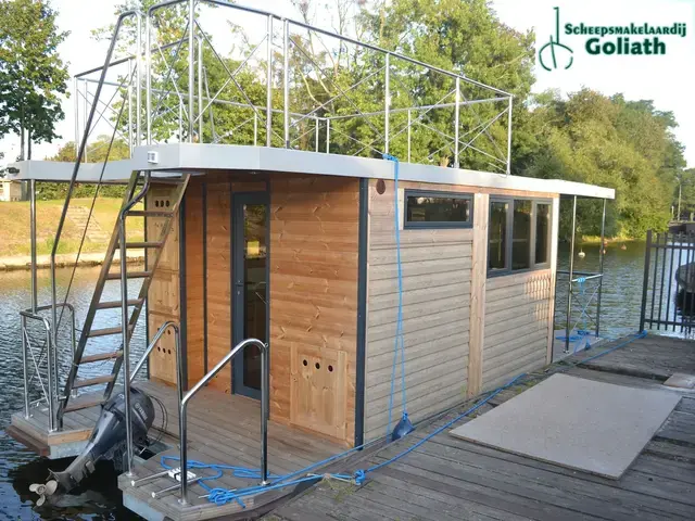 Campi 280 Houseboat