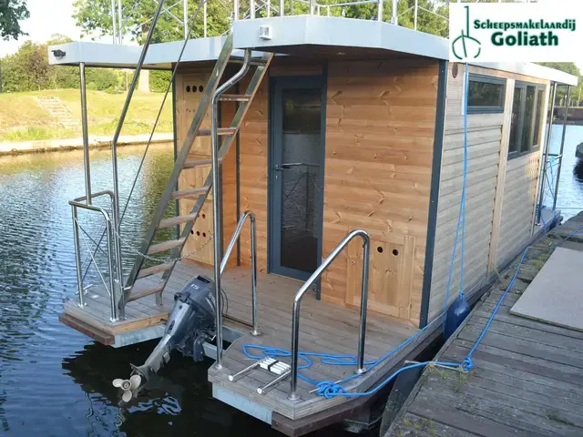 Campi 280 Houseboat