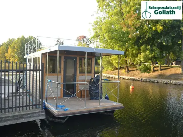 Campi 280 Houseboat