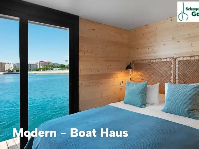 Boat Haus Mediterranean 8X4 MODERN Houseboat