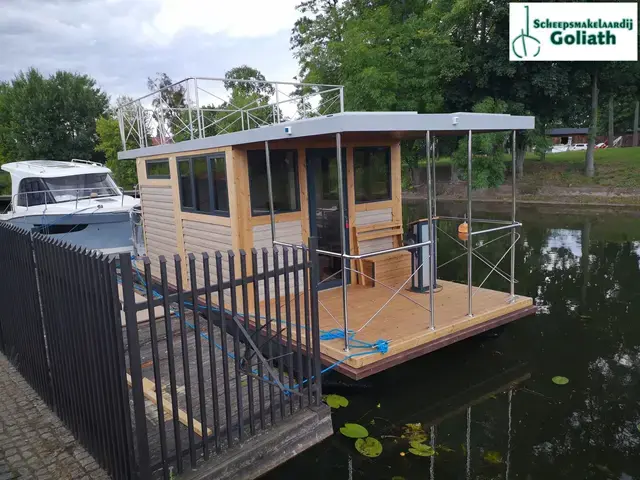 Campi 280 Houseboat