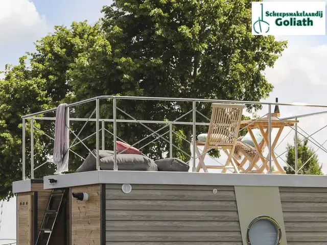 Campi 300 Houseboat